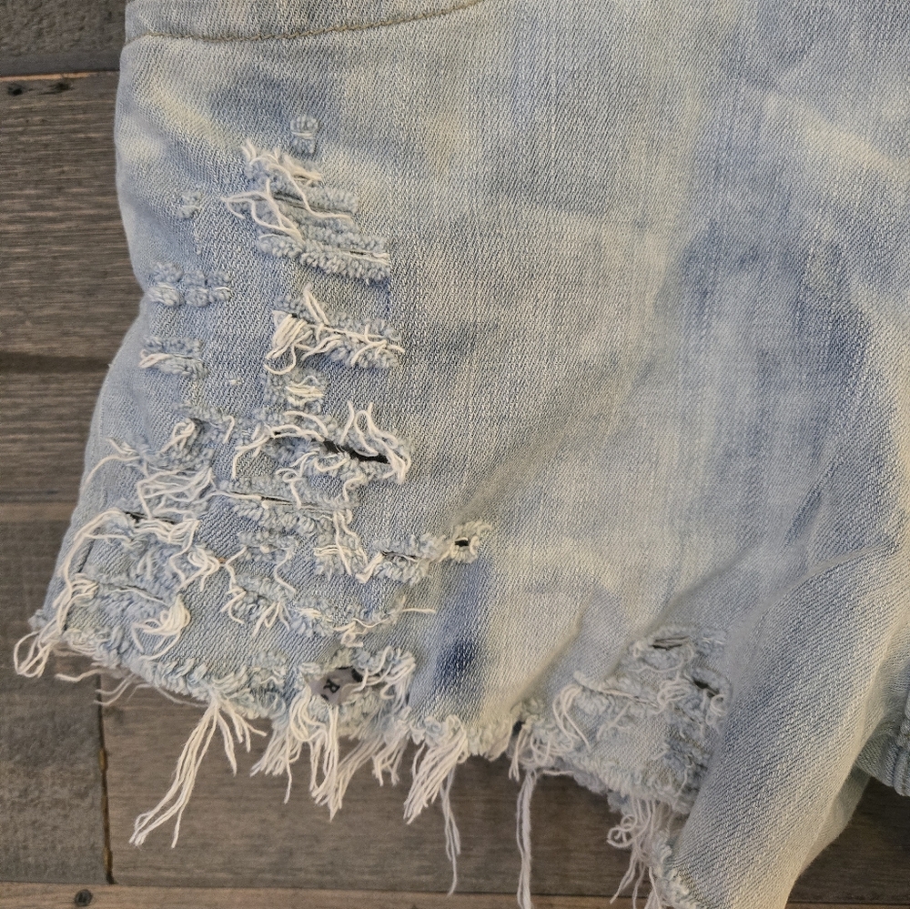 Reworked Rock & Republic Distressed Denium Jean Shorts Cut off Size 34 x 32 - Picture 4 of 8